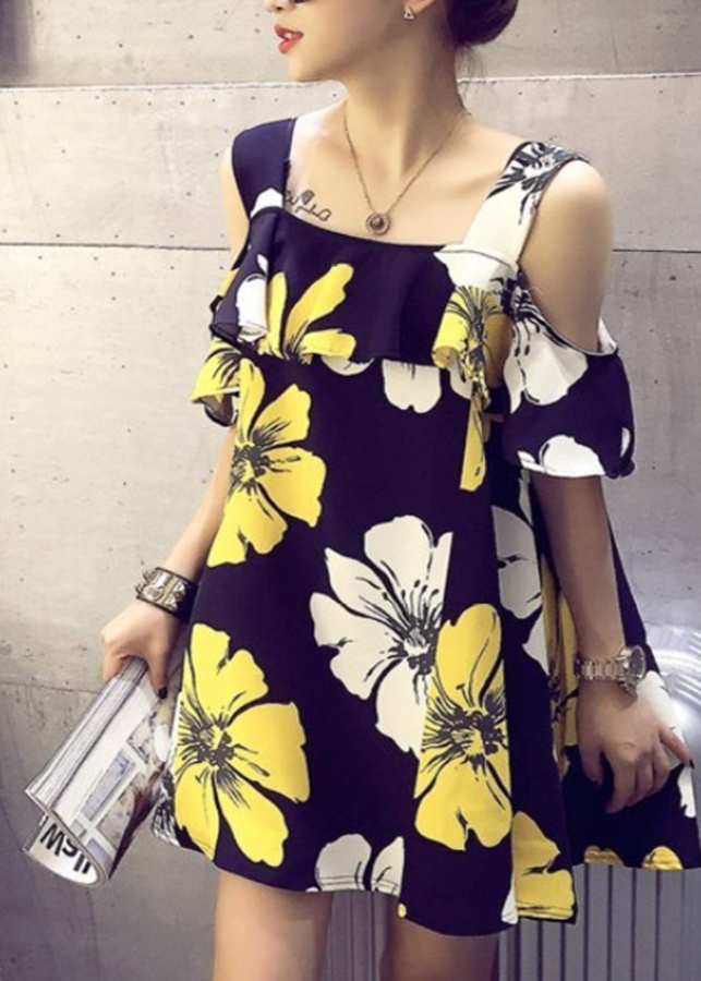 Hình nền Nền Mẹ Và Các Cô Con Gái Trong Bộ Váy Màu Vàng được Bao Quanh Bởi  Những Bông Hoa Hướng Dương Với Những Bông Hoa Hướng Dương Phía Sau Họ