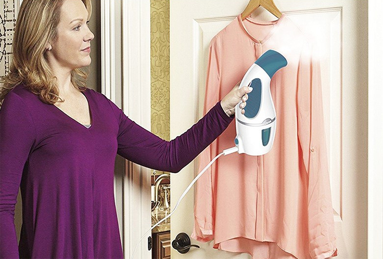 Bàn ủi hơi nước cầm tay tiện dụng Conair Compact Power Steamer GS2K