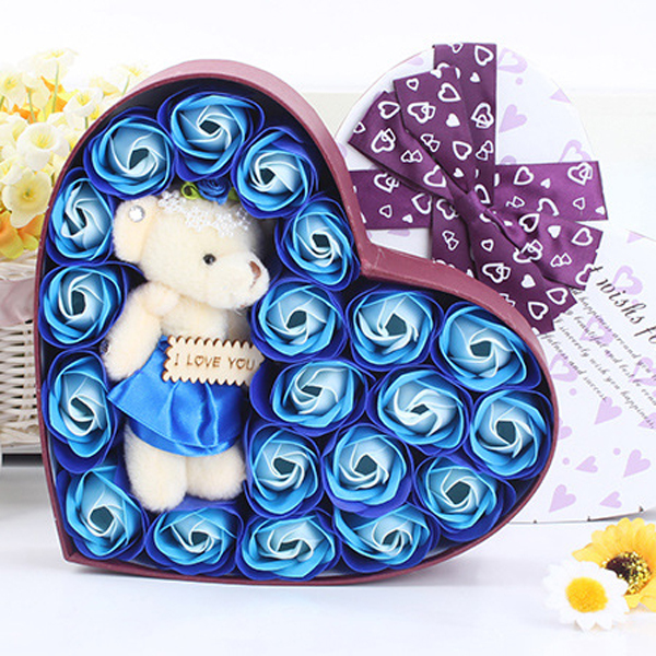 Hộp Quà Trái Tim Gấu Và Hoa Hồng Sáp Thơm