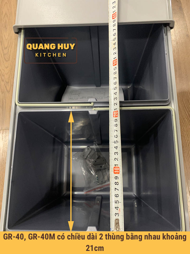 thung-rac-doi-gan-canh-am-tu-bep