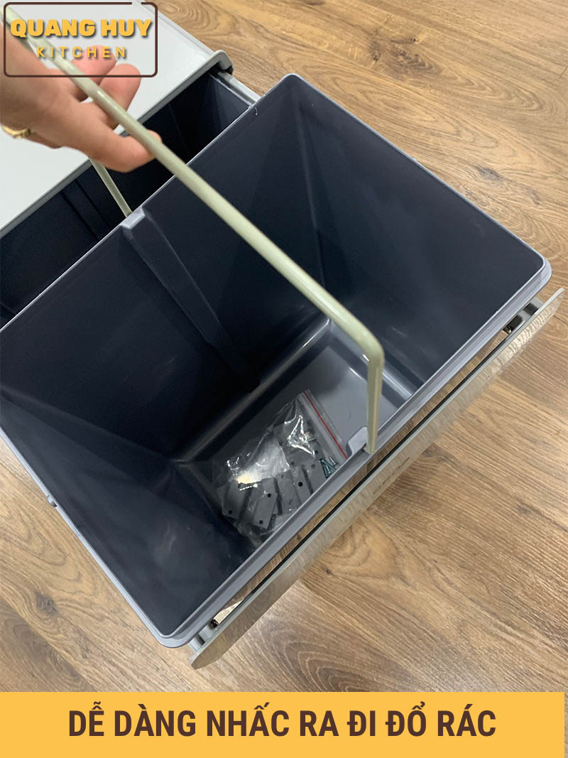 thung-rac-doi-gan-canh-am-tu-bep