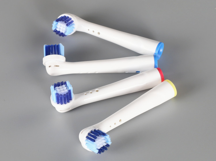 bộ 4 đầu bàn chải đánh răng điện cho mọi loại máy braun oral b làm sạch kẽ răng, răng nhiều mảng bám - xuất xứ anh 39