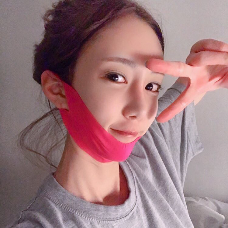 Mặt Nạ V-line Perfect V Lifting Premium Mask (1 hộp 5 miếng x 11g)