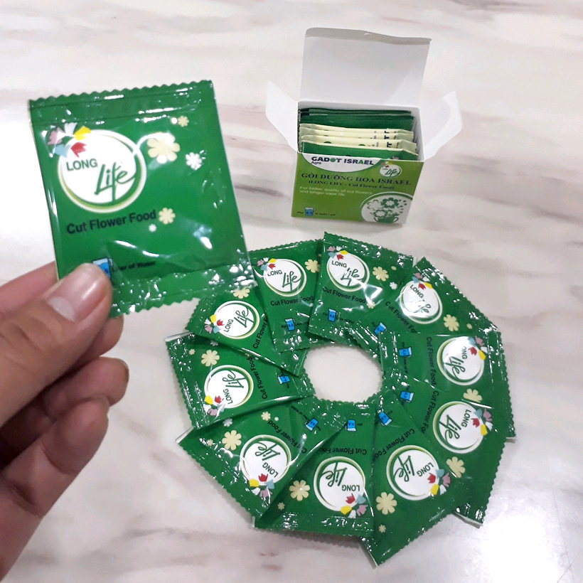 Bột Cắm Hoa ISRAEL (Combo 50 gói dưỡng hoa), Hiệu Longlife giữ hoa tươi lâu gấp 2 lần và 14 ngày không thay nước mới