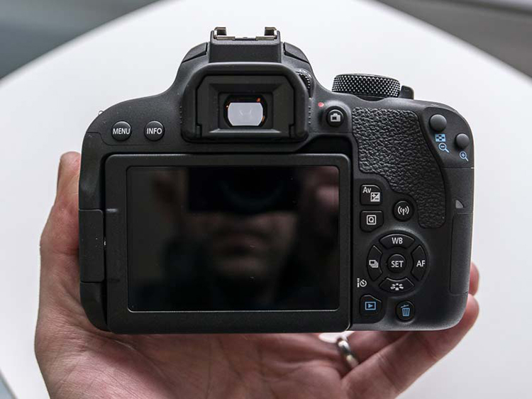 Máy Ảnh SLR Canon EOS 800D - EF-S 18-135mm f/ 3.5-5.6 IS STM