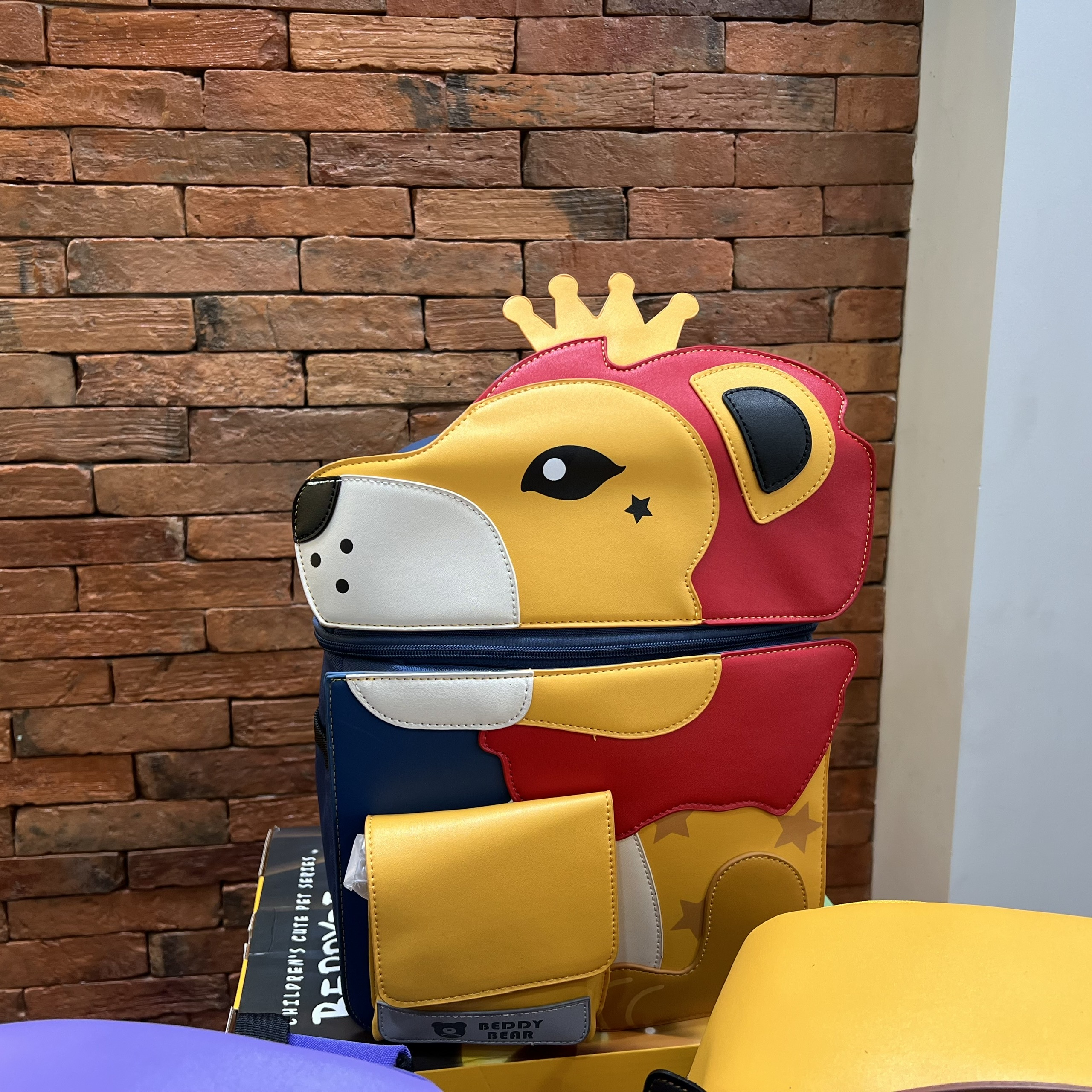 Balo Trẻ em từ 5 tuổi Beddybear Cute Bag 2.0 Phù hợp cho bé trai gái học Mẫu giáo chuẩn bị vào lớp 1 .Thiết kế chống gù, Chất liệu da PU hạn chế thấm nước