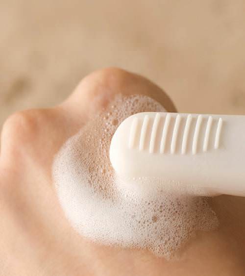 ngon tay lấy mụn