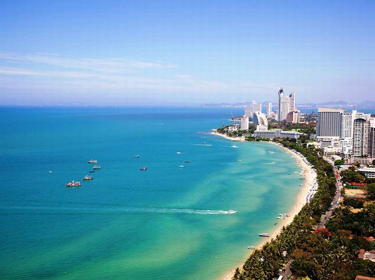 Thành phố biển Pattaya sôi dộng