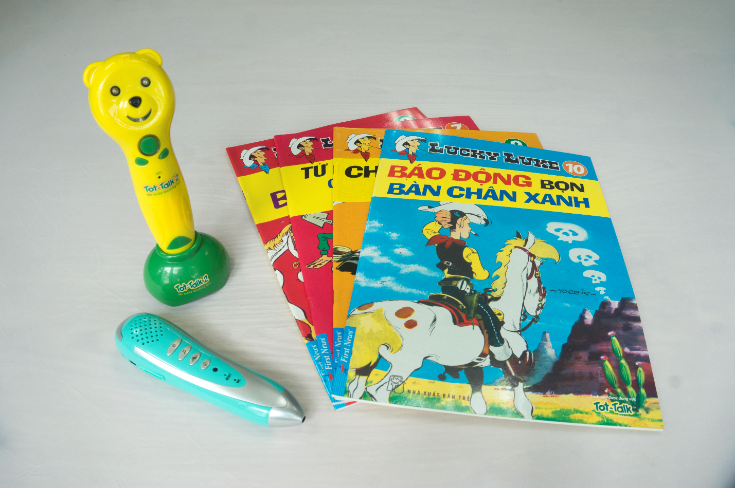 Bút Chấm Đọc Học Tiếng Anh Smart-Talk 2 Easy Talk P09 - Dành Cho Học Sinh Trung Học Phổ Thông