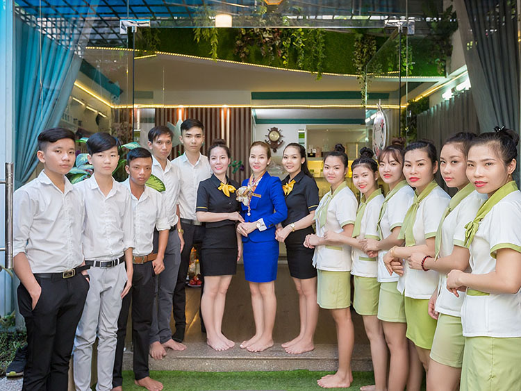 Massage Tinh Dầu Kết Hợp Đá Nóng Thư Giãn Toàn Thân - Hồng Gấm Spa