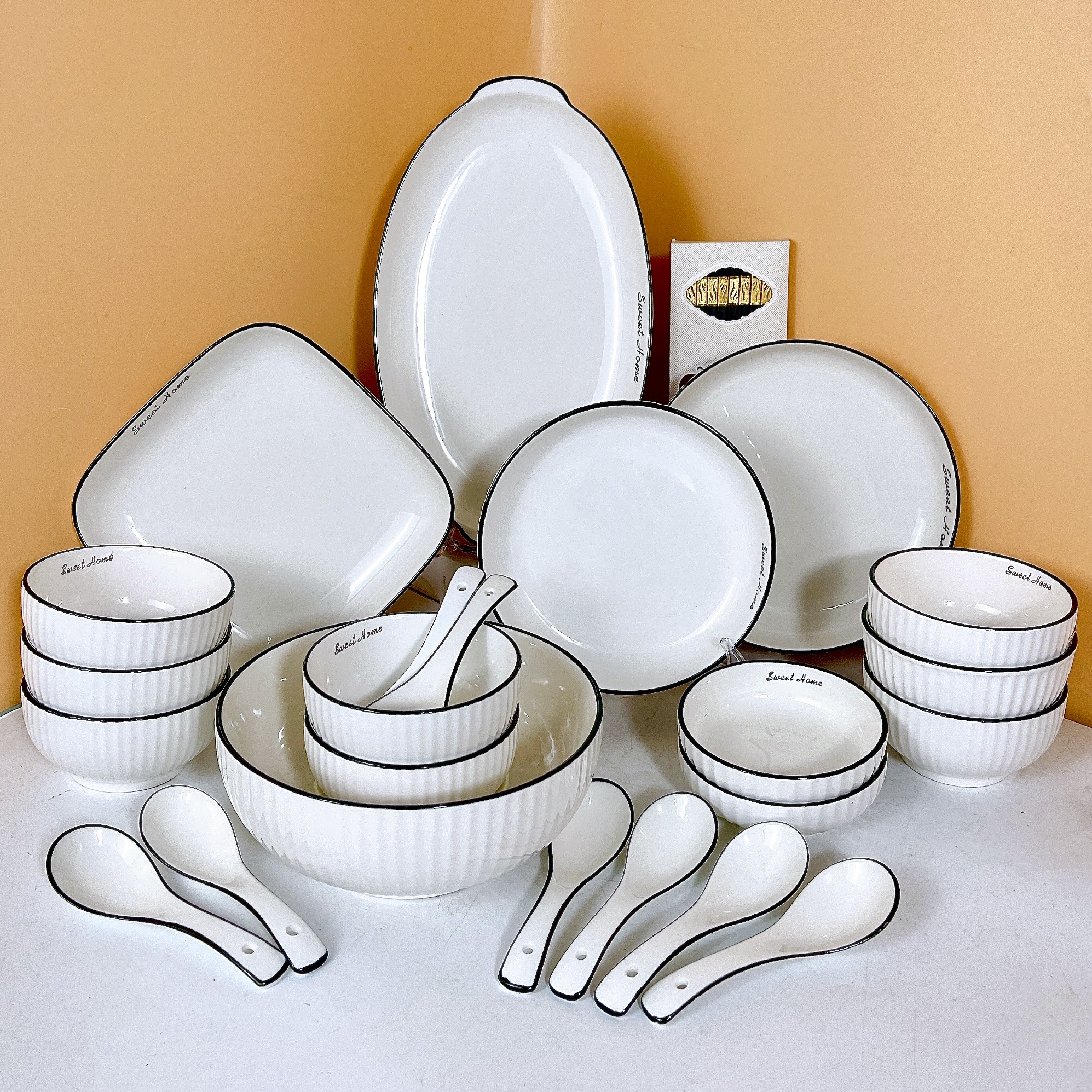 Bộ Bát Đĩa Sứ Gosu Màu Trắng Viền Đen Chất Liệu Gốm Sứ Cao Cấp Sáng Mịn Đẹp 