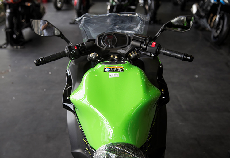 Xe MOTO Kawasaki Ninja 650 ABS - Xanh lá