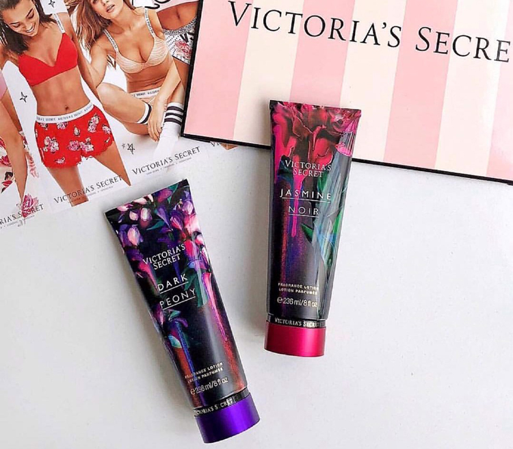 Sữa Dưỡng Thể Victoria's Secret Fragrance Lotion Dark Peony 236ml (Phân Phối Bởi Nhà Bán Hàng)