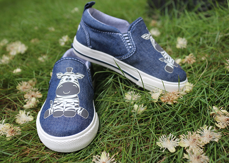 Giày Slipon Cho Bé Trai Urban UB1902 Xanh Bò