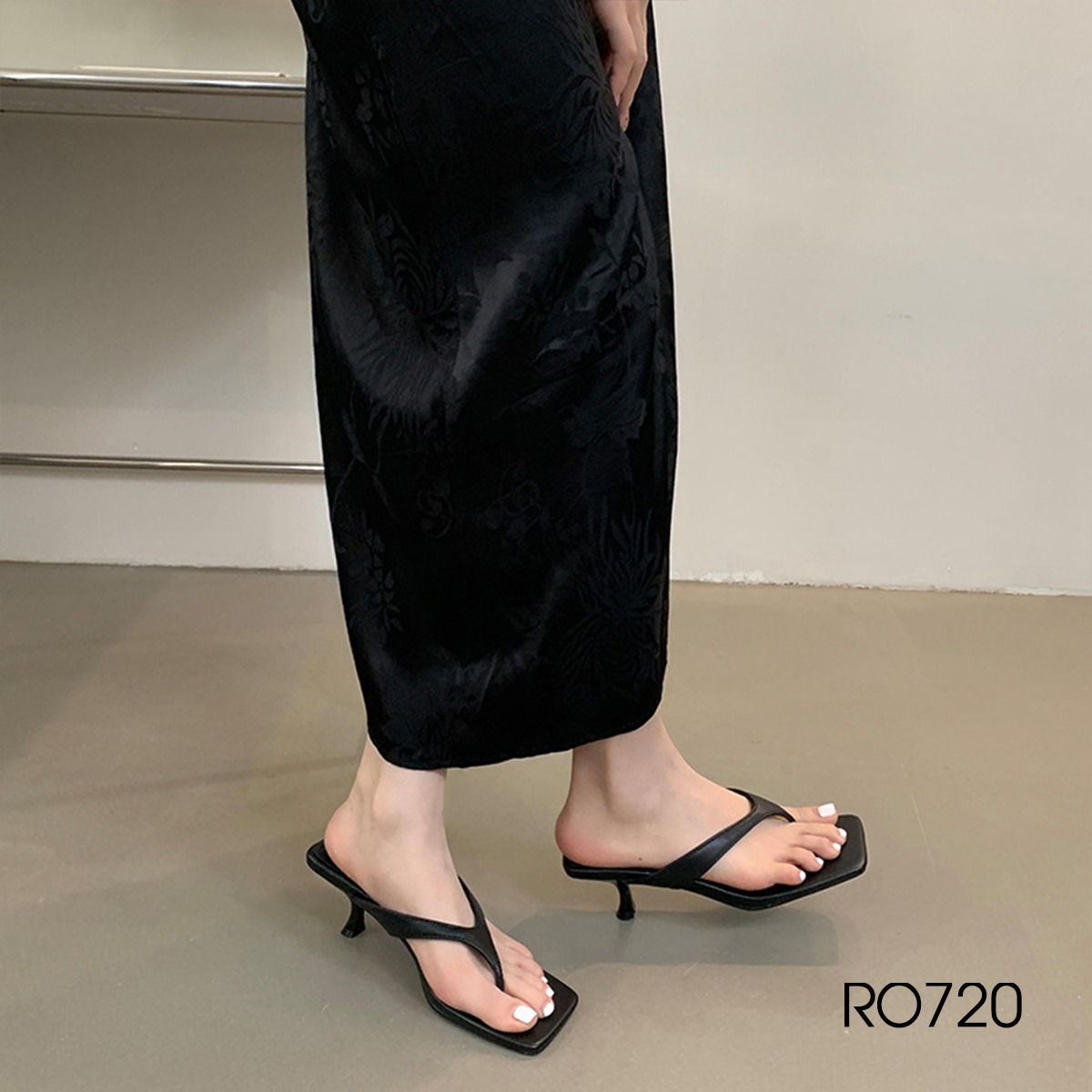 Dép nữ xỏ ngón, gót nhọn ROSATA RO720 - 4p - Đen, Nâu - BKSTORE